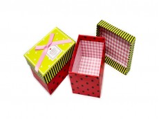 Caja de Regalo Forrada 6.5cm x 9cm x 6cm. x unidad