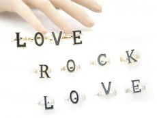 Anillo rock love en caja